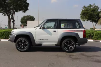 NISSAN PATROL SUPER SAFARI A/T 2023 MODEL YEAR GCC SPECS DEALAR WARRANTY