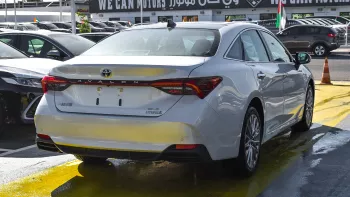 Toyota Avalon 3.5L V6 FWD 2023 Model Year White Color