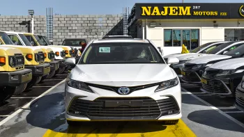 Toyota Camry GLE 2.5L V4 Hybrid 2023 Model Year White Color