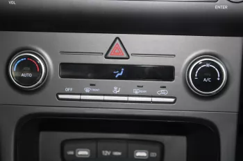 LHD - HYUNDAI CRETA 1.5L PETROL LUXURY 2024 MODEL YEAR CREAMY WHITE PEARL