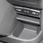 HYUNDAI STARIA 3.5L V6 PETROL PANNEL VAN 3 SEATER AUTOMATIC 2024 MODEL YEAR - Thumbnail 15