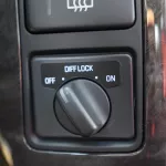 Nissan Patrol Super Safari V6 4WD 2023 Model Year Creamy White Color - Thumbnail 15