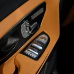 MERCEDES BENZ VAN VIP EDITION V300D 2.0L DIESEL 4-SEATER AUTOMATIC - Thumbnail 6