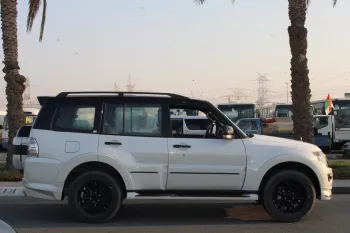 MITISUBISHI PAJERO 3.8L PETROL V6 GLS 2020 MODEL YEAR