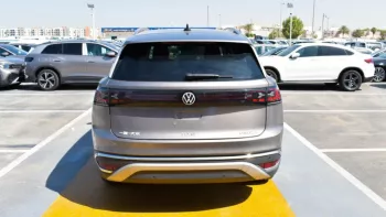 Volkswagen ID.6 CROZZ PRO 2022 electric car