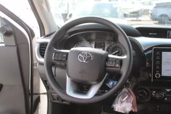 TOYOTA HILUX 2.8L DIESEL 4WD EURO4 2024 MODEL YEAR WHITE