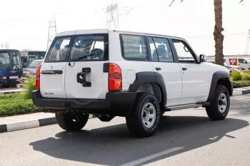 NISSAN SAFARI Y61 4.8L PETROL GL MANUAL 2023 MODEL YEAR WHITE