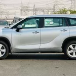 Toyota Highlander Hybrid LE 2.5L V4 4WD 2023 Model Year Silver Color  - Thumbnail 4
