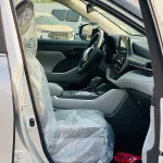 Toyota Highlander Hybrid LE 2.5L V4 4WD 2023 Model Year Silver Color  - Thumbnail 19
