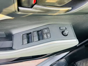 Toyota Highlander Hybrid LE 2.5L V4 4WD 2023 Model Year Silver Color 