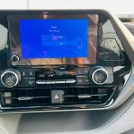 Toyota Highlander Hybrid LE 2.5L V4 4WD 2023 Model Year Silver Color  - Thumbnail 14