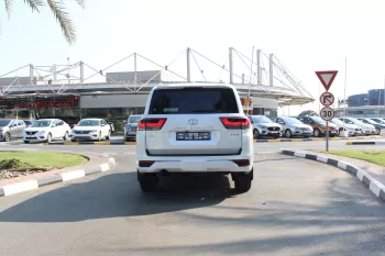 Toyota Land Cruiser  VXR TWIN TURBO 2022  ALFUTIEM AGENCY UNDER WARRANTY + CONTRACT SERVICE VXR