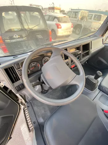 ISUZU NPR 85H 3.0L DIESEL 4.2 TON CHASSIS - MANUAL - 2023 MODEL YEAR