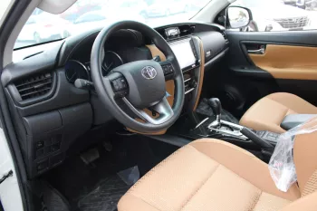 TOYOTA FORTUNER 2.7L PETROL 4WD FULL OPTION 2022 MODEL YEAR
