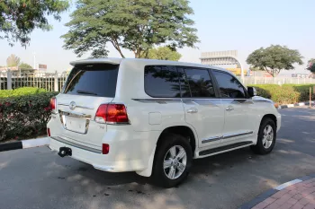 TOYOTA LAND CRUISER GXR V8 2014 ALFUTIEM AGENCY PERFECT CONDATION NO ACCIDENT NO PAINT