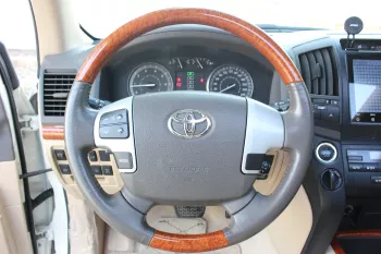TOYOTA LAND CRUISER GXR V8 2014 ALFUTIEM AGENCY PERFECT CONDATION NO ACCIDENT NO PAINT