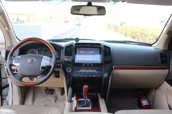 TOYOTA LAND CRUISER GXR V8 2014 ALFUTIEM AGENCY PERFECT CONDATION NO ACCIDENT NO PAINT