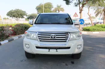 TOYOTA LAND CRUISER GXR V8 2014 ALFUTIEM AGENCY PERFECT CONDATION NO ACCIDENT NO PAINT
