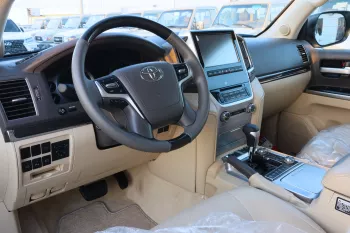 Toyota Land Cruiser 5.7 Petrol 2016 Model Year White