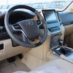 Toyota Land Cruiser 5.7 Petrol 2016 Model Year White - Thumbnail 9