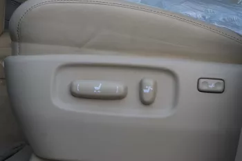 Toyota Land Cruiser 5.7 Petrol 2016 Model Year White