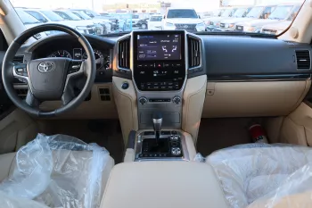 Toyota Land Cruiser 5.7 Petrol 2016 Model Year White