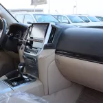 Toyota Land Cruiser 5.7 Petrol 2016 Model Year White - Thumbnail 24