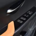 2023 LEXUS UX200 PREMIER 2.0L PETROL AT - Thumbnail 8
