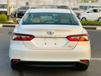 Toyota Camry GLE 2.5L Sedan FWD 2023 Model Year