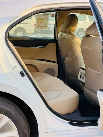 Toyota Camry GLE 2.5L Sedan FWD 2023 Model Year