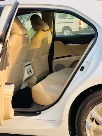 Toyota Camry GLE 2.5L Sedan FWD 2023 Model Year