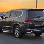 Toyota Land Cruiser VXR Full Option 5.7L Petrol 4wd 2017 Model Year - Thumbnail 5