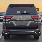 Toyota Land Cruiser VXR Full Option 5.7L Petrol 4wd 2017 Model Year - Thumbnail 6