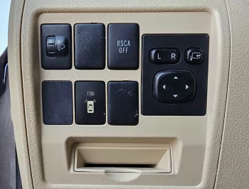 Toyota Land Cruiser VXR Full Option 5.7L Petrol 4wd 2017 Model Year