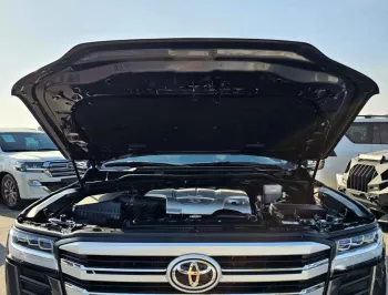 Toyota Land Cruiser VXR Full Option 5.7L Petrol 4wd 2017 Model Year