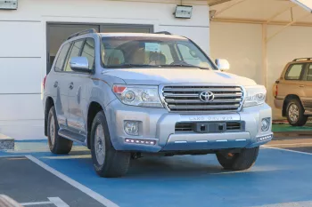Toyota Land Cruiser GXR 5.7L V8 2015 Model Year Silver Color