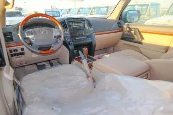 Toyota Land Cruiser GXR 5.7L V8 2015 Model Year Silver Color