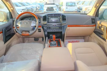 Toyota Land Cruiser GXR 5.7L V8 2015 Model Year Silver Color