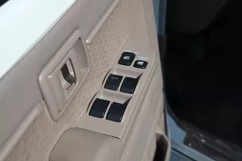 TOYOTA LAND CRUISER 76 HARDTOP 2024 MODEL YEAR 4.0L 4WD 6-SEATER MANUAL