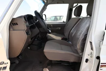 TOYOTA LAND CRUISER 76 HARDTOP 2024 MODEL YEAR 4.0L 4WD 6-SEATER MANUAL