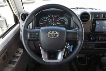 TOYOTA LAND CRUISER 76 HARDTOP 2024 MODEL YEAR 4.0L 4WD 6-SEATER MANUAL