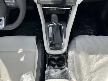 MG ZS LUXURY 2024 MODEL YEAR WHITE COLOR
