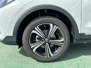 MG ZS LUXURY 2024 MODEL YEAR WHITE COLOR