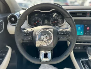 MG ZS LUXURY 2024 MODEL YEAR BLACK COLOR