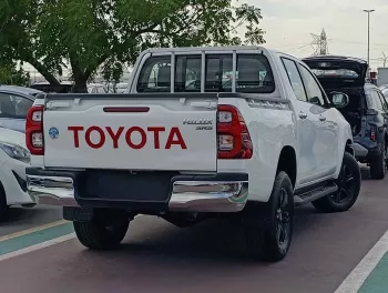 Toyota Hilux Diesel Double Cabin 2.4L V4 M/T 4WD 2022 Model Year