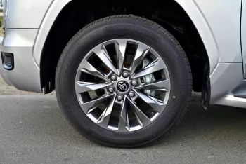 TOYOTA LAND CRUISER 300 2023 MODEL YEAR GXR V6 3.3L DIESEL 7 SEAT AUTOMATIC