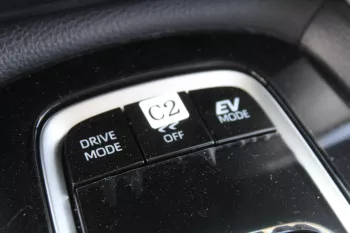TOYOTA COROLLA CROSS 2.0L HYBRID 2023 MODEL YEAR WHITE FOR EXPORT ONLY