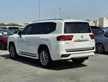 TOYOTA LAND CRUISER GXR FULL OPTION 2022 MODEL YEAR PETROL 3.5L V6