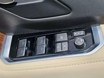 TOYOTA LAND CRUISER GXR FULL OPTION 2022 MODEL YEAR PETROL 3.5L V6