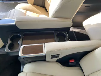 TOYOTA GRANVIA 2023 MODEL YEAR 3.5L PETROL MINIVAN RWD
